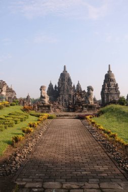 Sewu, Endonezya 'nın başkenti Prambanan' ın 800 metre kuzeyinde yer alan Mahayana Budist tapınağıdır..