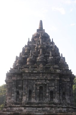 Prambanan ya da Rara Jonggrang, Endonezya 'nın Yogyakarta bölgesinde bulunan 9. yüzyıl Hindu tapınağı..