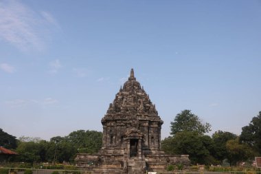 Prambanan ya da Rara Jonggrang, Endonezya 'nın Yogyakarta bölgesinde bulunan 9. yüzyıl Hindu tapınağı..