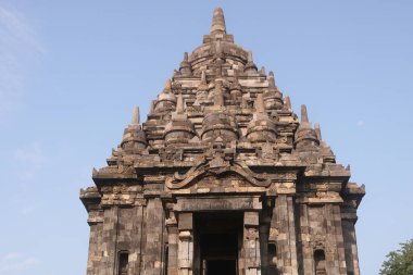 Prambanan ya da Rara Jonggrang, Endonezya 'nın Yogyakarta bölgesinde bulunan 9. yüzyıl Hindu tapınağı..
