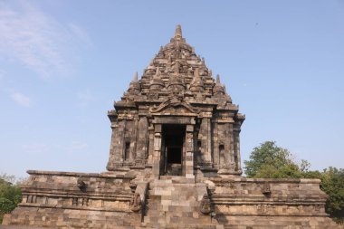 Prambanan ya da Rara Jonggrang, Endonezya 'nın Yogyakarta bölgesinde bulunan 9. yüzyıl Hindu tapınağı..