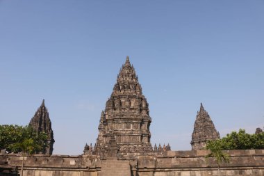 Prambanan ya da Rara Jonggrang, Endonezya 'nın Yogyakarta bölgesinde bulunan 9. yüzyıl Hindu tapınağı..