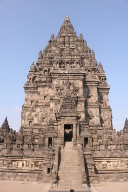 Prambanan ya da Rara Jonggrang, Endonezya 'nın Yogyakarta bölgesinde bulunan 9. yüzyıl Hindu tapınağı..