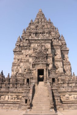 Prambanan ya da Rara Jonggrang, Endonezya 'nın Yogyakarta bölgesinde bulunan 9. yüzyıl Hindu tapınağı..