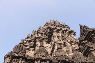 Prambanan ya da Rara Jonggrang, Endonezya 'nın Yogyakarta bölgesinde bulunan 9. yüzyıl Hindu tapınağı..