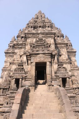 Prambanan ya da Rara Jonggrang, Endonezya 'nın Yogyakarta bölgesinde bulunan 9. yüzyıl Hindu tapınağı..