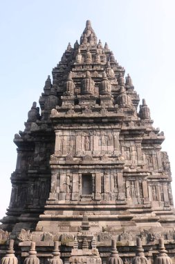 Prambanan ya da Rara Jonggrang, Endonezya 'nın Yogyakarta bölgesinde bulunan 9. yüzyıl Hindu tapınağı..