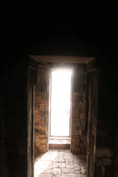 Sewu, Endonezya 'nın başkenti Prambanan' ın 800 metre kuzeyinde yer alan Mahayana Budist tapınağıdır..