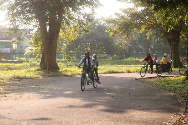 Prambanan ya da Rara Jonggrang, Endonezya 'nın Yogyakarta bölgesinde bulunan 9. yüzyıl Hindu tapınağı..