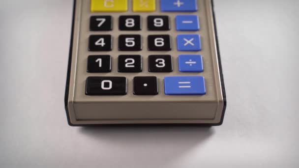 Antigua Calculadora Vintage Cerca — Vídeo de stock