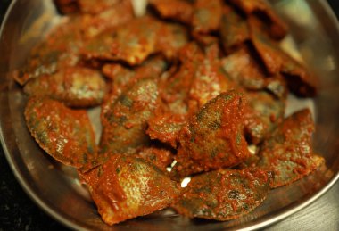 Kerala usulü pallathi balığı Fry Recipe. Bilimsel adı etroplus maculatus