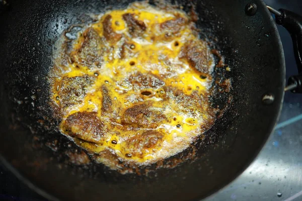 Kerala usulü pallathi balığı Fry Recipe. Bilimsel adı etroplus maculatus