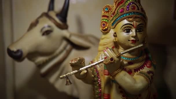 Figura Colorida Deus Hindu Krishna Tocando Flauta Senhor Krishna Tocando — Vídeo de Stock