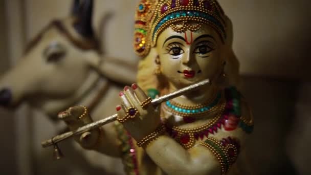 Figura Colorida Deus Hindu Krishna Tocando Flauta Senhor Krishna Tocando — Vídeo de Stock