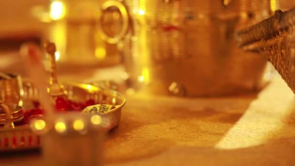 婚礼仪式 具有红花和红花属性的印度传统晚婚仪式 — 图库视频影像