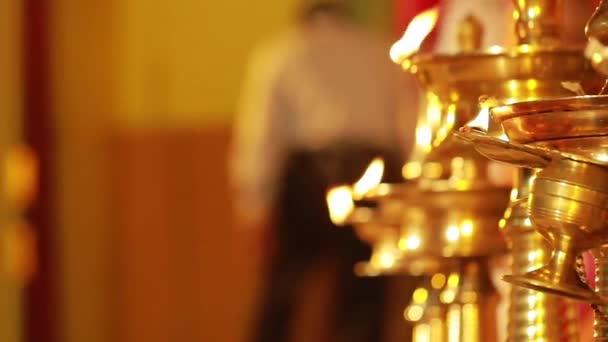 Cerimonia Nuziale Tradizionale Rituale Matrimonio Indù Indiano Con Fiori Rossi — Video Stock