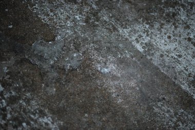 Beyaz, eski beton duvarlı arka planlar desenli. Soyut bağ dokusu. Çatlaklar, kırıklar, lekeler. Çatlaklar, hasar.