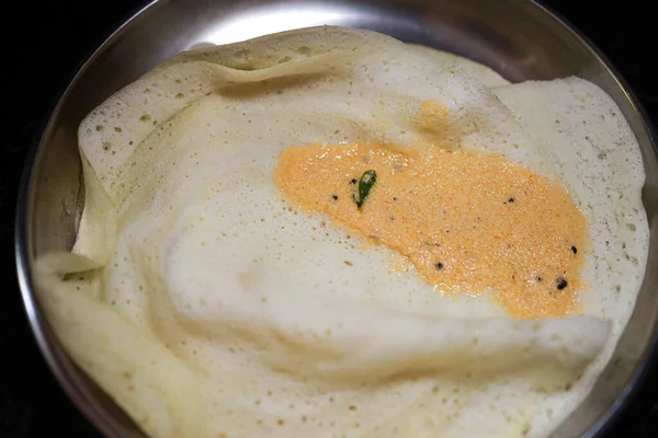 Hint kahvaltısı dosha ve hindistan cevizi turşusu..