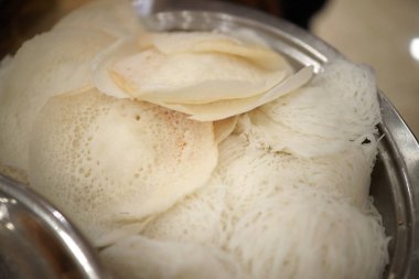 Appam, Palappam, Kallappam, vella appam, parotta, Roti veya Chapati geleneksel Kerala kahvaltısı..