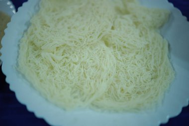 Appam, Palappam, Kallappam, vella appam, parotta, Roti veya Chapati geleneksel Kerala kahvaltısı..