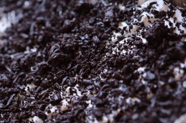 Güllü ve donutlu Hint düğün pastası. Romantik tarzda güzel bir düğün pastası..