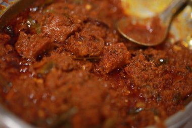 Hint usulü körili tavuk tarifi. Baharatlı ve Lezzetli Tavuk Körisi