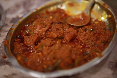 Hint usulü körili tavuk tarifi. Baharatlı ve Lezzetli Tavuk Körisi