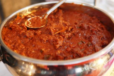 Hint usulü körili tavuk tarifi. Baharatlı ve Lezzetli Tavuk Körisi