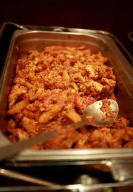 Hint usulü körili tavuk tarifi. Baharatlı ve Lezzetli Tavuk Körisi