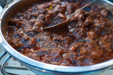 Hint usulü körili tavuk tarifi. Baharatlı ve Lezzetli Tavuk Körisi