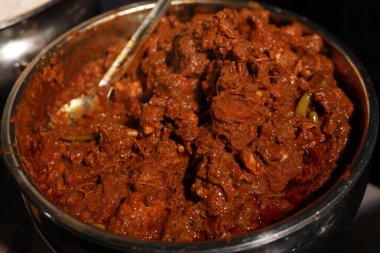 Hint usulü körili tavuk tarifi. Baharatlı ve Lezzetli Tavuk Körisi