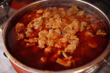 Hint usulü körili tavuk tarifi. Baharatlı ve Lezzetli Tavuk Körisi