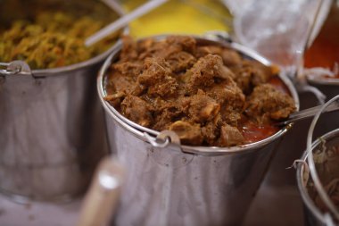 Hint usulü körili tavuk tarifi. Baharatlı ve Lezzetli Tavuk Körisi