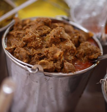 Hint usulü körili tavuk tarifi. Baharatlı ve Lezzetli Tavuk Körisi