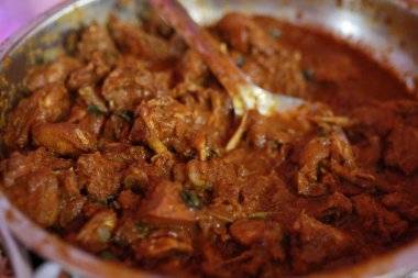 Hint usulü körili tavuk tarifi. Baharatlı ve Lezzetli Tavuk Körisi