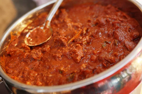 Hint usulü körili tavuk tarifi. Baharatlı ve Lezzetli Tavuk Körisi