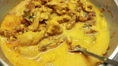 Ev yapımı körili tavuk tarifi. Baharatlı ve Lezzetli Tavuk Körisi .