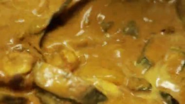 Ev yapımı körili tavuk tarifi. Baharatlı ve Lezzetli Tavuk Körisi .