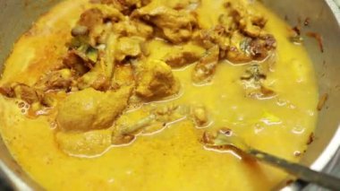 Ev yapımı körili tavuk tarifi. Baharatlı ve Lezzetli Tavuk Körisi .