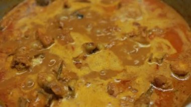 Ev yapımı körili tavuk tarifi. Baharatlı ve Lezzetli Tavuk Körisi .