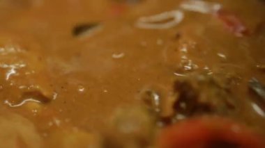 Ev yapımı yemek tarifi. Baharatlı ve Lezzetli Tavuk Körisi