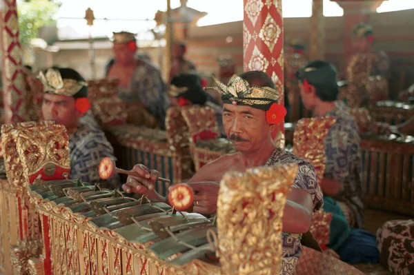 Bali, Endonezya - 15 Temmuz 1994: Geleneksel müzik.