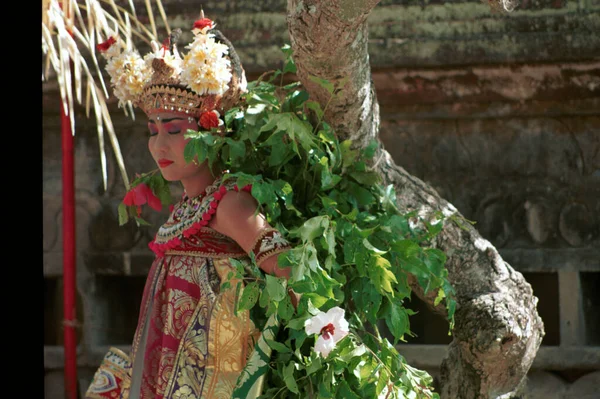 Bali, Endonezya - 15 Temmuz 1996 Barong ve Keris dansı.