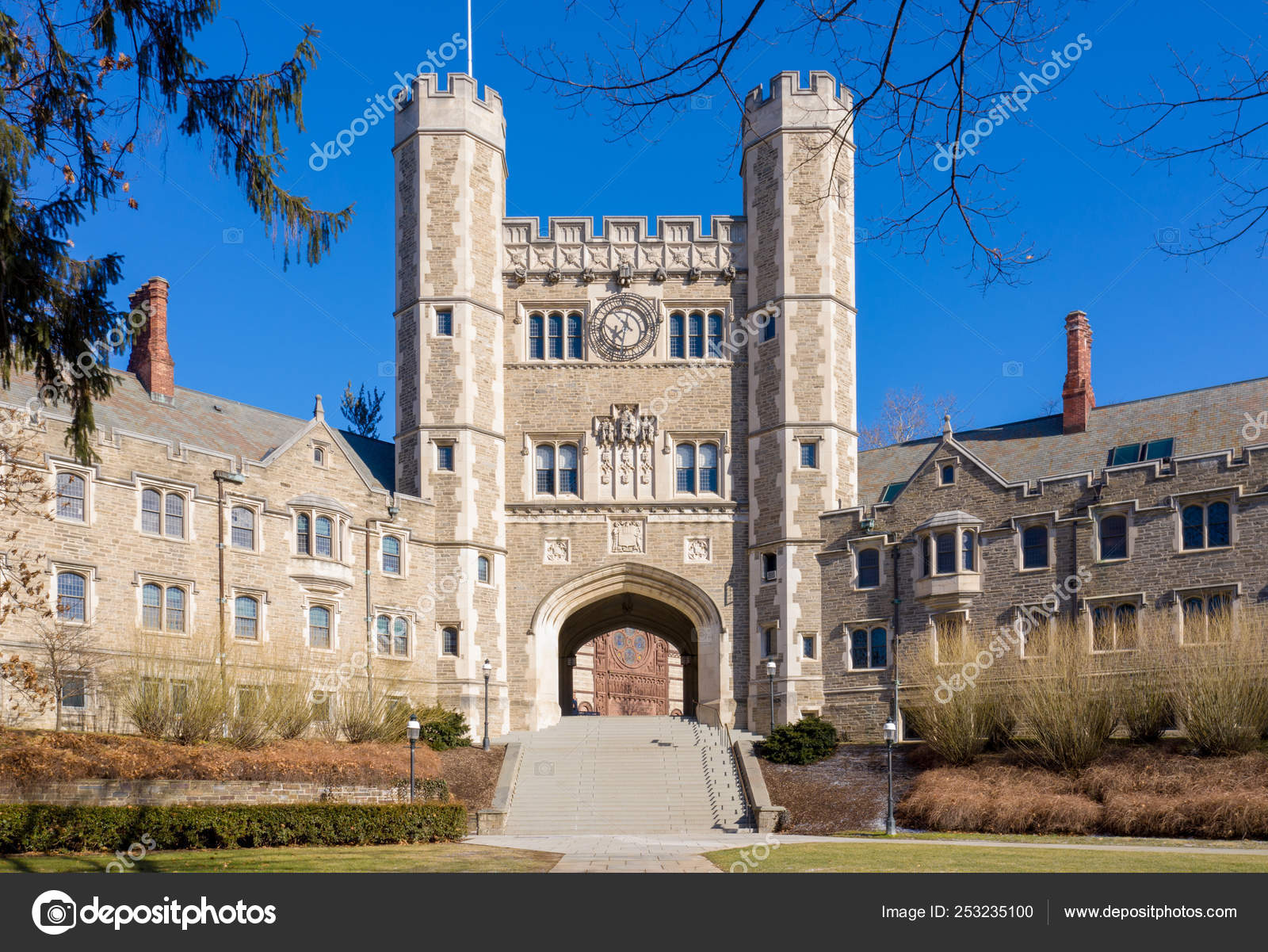 프린스턴, 뉴저지-2 월 2019: 프린스턴 대학은 미국 뉴저지에 있는 개인 아이비 리그 대학입니다. — 스톡 에디토리얼 사진 ©  Xagis #253235100