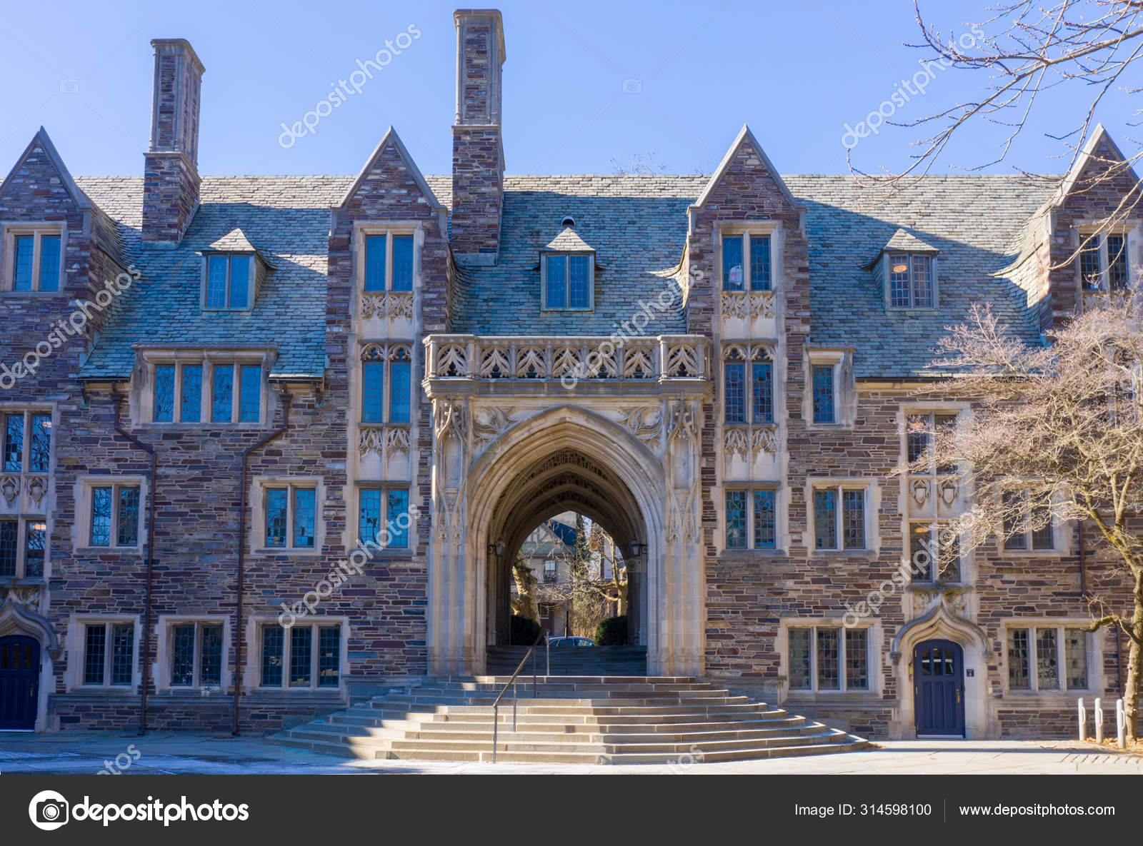 프린스턴, 뉴저지-2 월 2019: 프린스턴 대학은 미국 뉴저지에 있는 개인 아이비 리그 대학입니다. — 스톡 에디토리얼 사진 ©  Xagis #314598100
