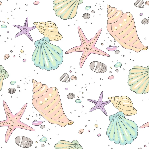 多色の貝殻 ヒトデ 小石に砂のビーチ 白い背景の上の漫画のスタイルのイラスト 織物および設計のシームレス パターン — ストックベクタ