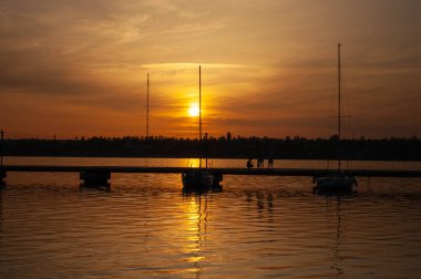 Yat ve yaz günbatımı