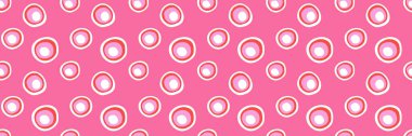Kırmızı, pembe ve beyaz renklerde düzensiz eşmerkezli daireleri olan kusursuz bir şablon. Tekstil, duvar kâğıtları, ambalaj ve yaratıcı projeler için mükemmel.