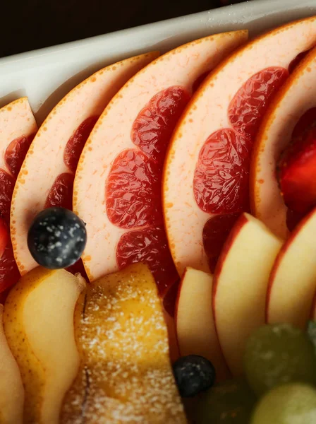 Comida saudável. Feche a imagem de comida de frutos variados. Fotografia macro de toranja — Fotografia de Stock