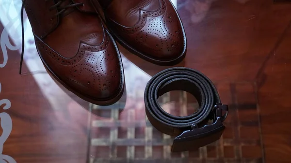 Zapatos Hombre Negocios Marrones Con Reflejo Espejo — Foto de Stock